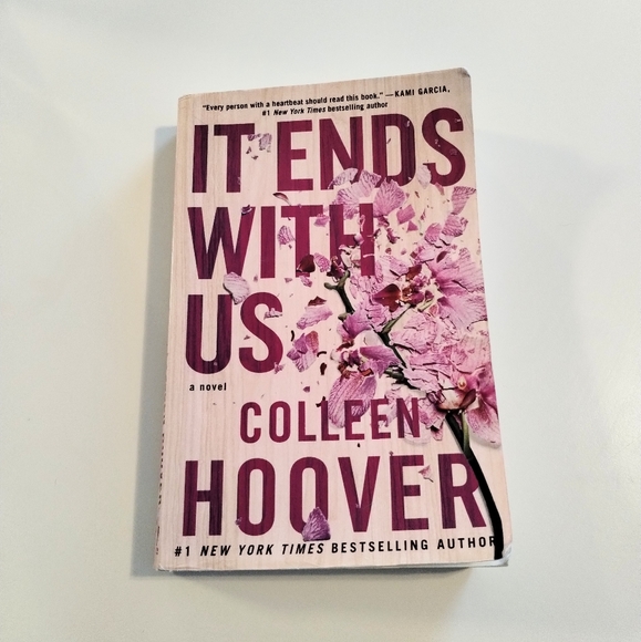 *5 for $20* Colleen Hoover It Ends With Us - Picture 2 of 5